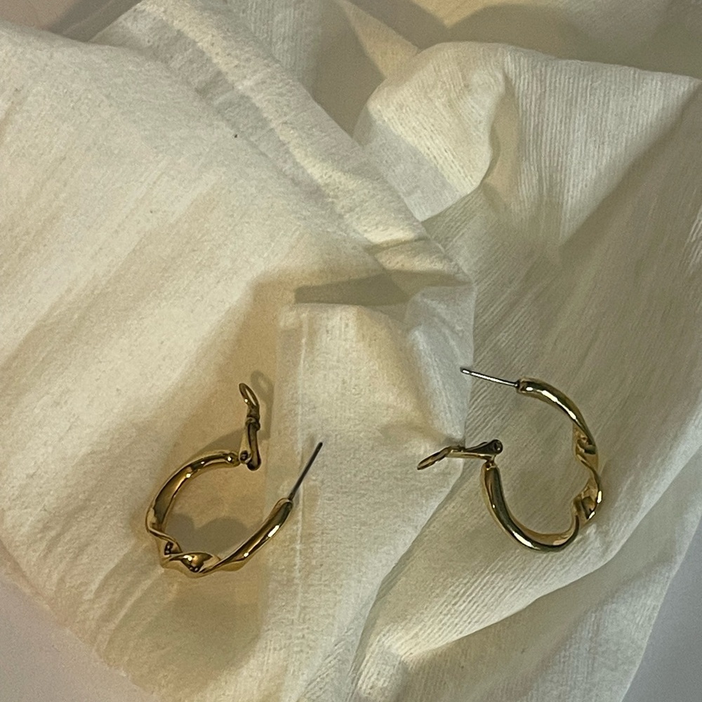 Twisted Gold Hoop Earrings